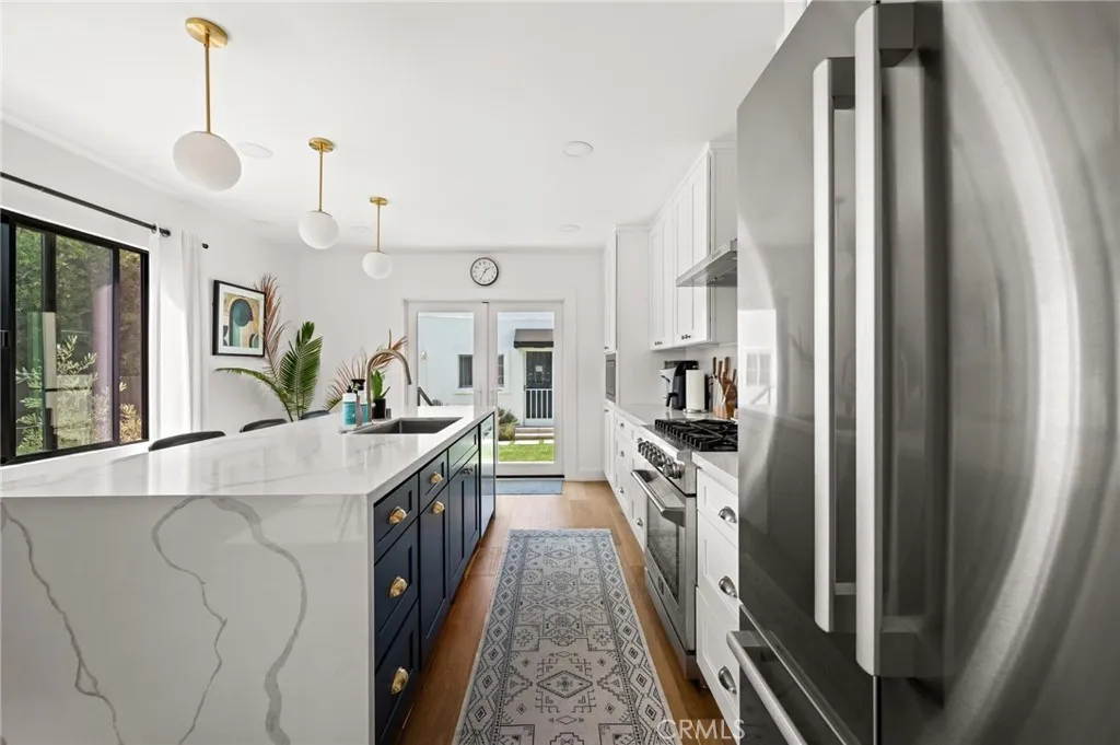 3345 Oakhurst Avenue, Los Angeles, California 90034 home-pic-8